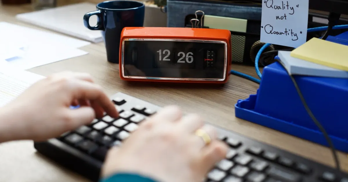 Small Businesses Save Hours Weekly with Payroll & HR Software